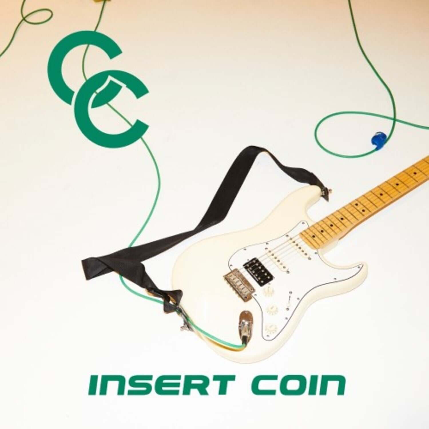 COIN CLASSIC - [INSERT COIN] - Album Kpop : guitare blanche, lien vert musical, fond blanc, marque Insert Coin.