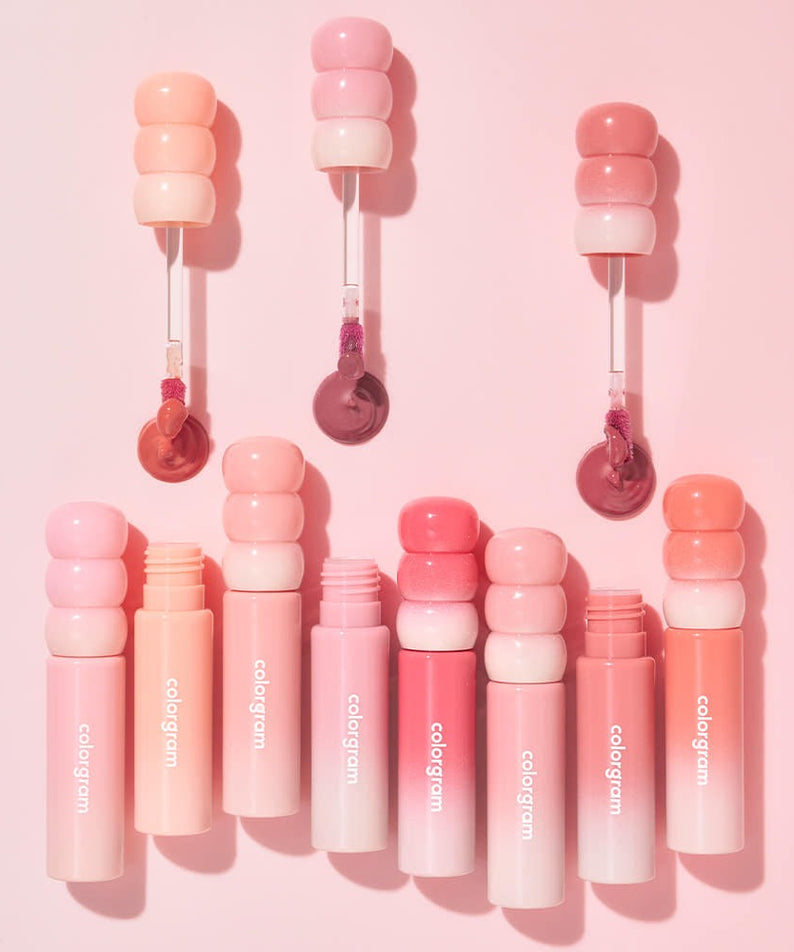 COLORGRAM Tanghulu Tangle Tint Milk 3g, tubes et teintes roses sur fond pastel, marque COLORGRAM en contexte maquillage