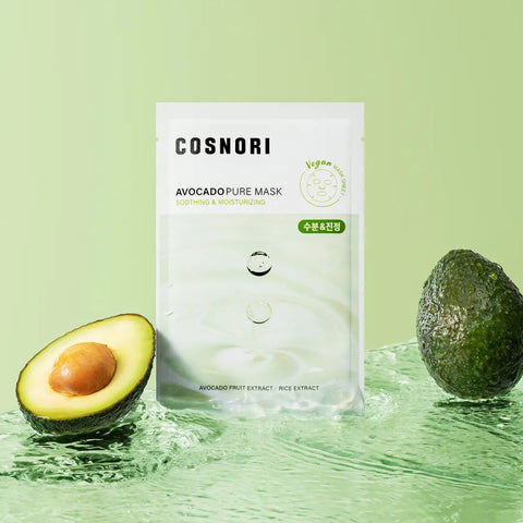 COSNORI Avocado Pure Vegan Mask 10 Sheets : pack de masque vegan à l’avocat sur fond vert, avec avocat et gouttes d’eau.
