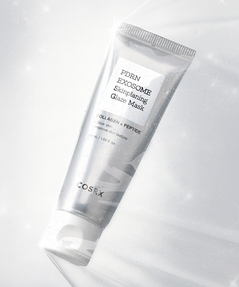 Masque COSRX PDRN Exosome Skin Planning Glaze sur fond scintillant, illumine et hydrate la peau avec collagène et peptide.