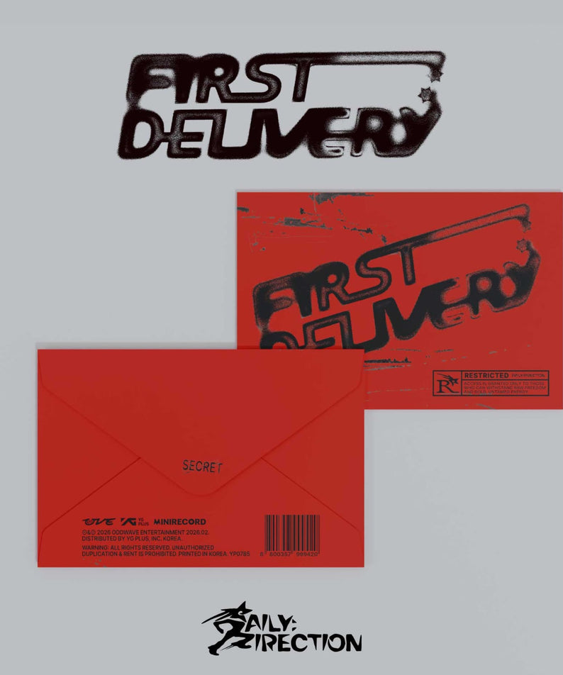 DAILY:DIRECTION - [First:Delivery] (LETTER ver.) - Album Kpop, pack rouge avec enveloppe; visuel marque DAILY:DIRECTION sur fond clair.
