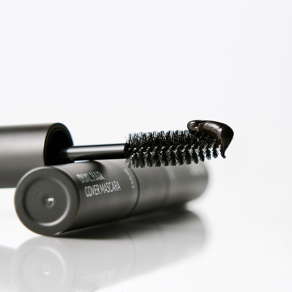 DASHU Daily Dual Hair Cover Mascara de la marque DASHU, embout applicateur gros plan sur fond blanc.