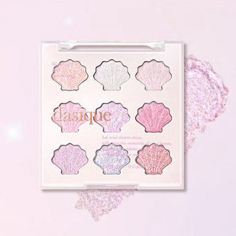 DASIQUE Shadow Palette 8g (#01 - #39) de DASIQUE, palette d’ombres à paupières en coffret rose sur fond clair