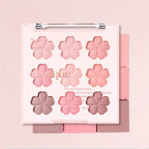 DASIQUE Shadow Palette 8g (#01 - #39), palette d’ombres à fleurs roses et grises, sur fond rose, produit de la marque DASIQUE