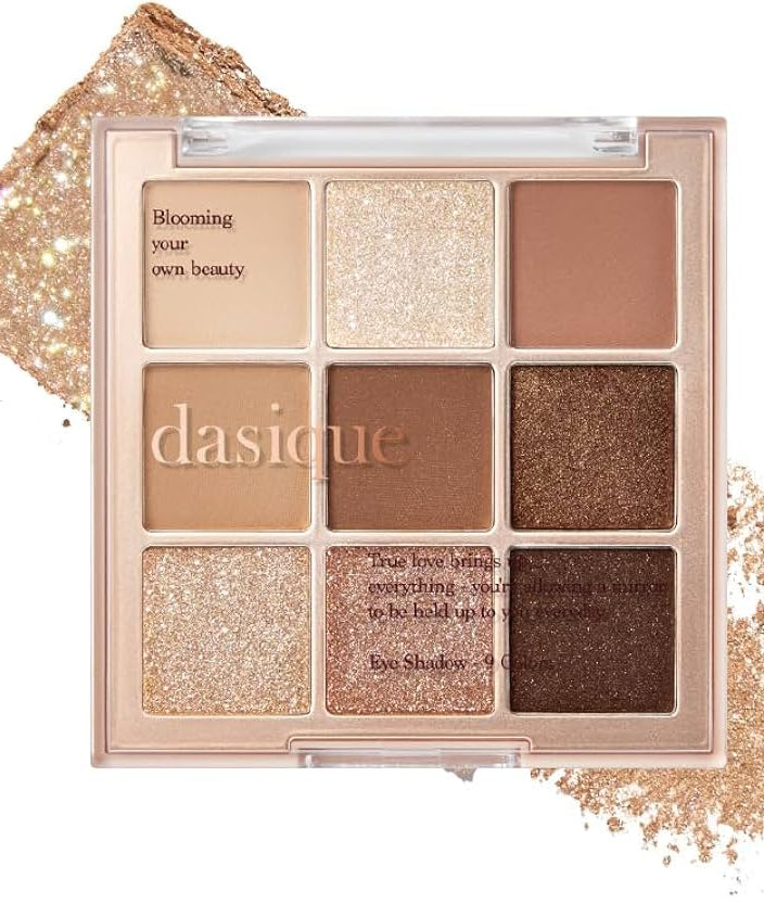DASIQUE Shadow Palette 8g (#01 - #39) de la marque DASIQUE, palette maquillage avec fards nude et pailletés sur fond doré
