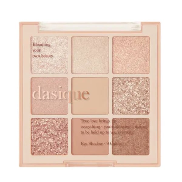 DASIQUE Shadow Palette 8g (#01 - #39) de la marque DASIQUE, palette d’ombres nude avec miroir, packaging rose.