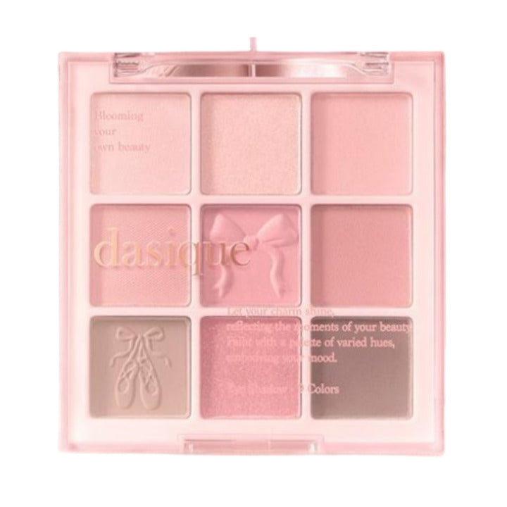 DASIQUE Shadow Palette 8g (#01 - #39) de DASIQUE, palette de fards roses en packaging rose sur fond blanc.