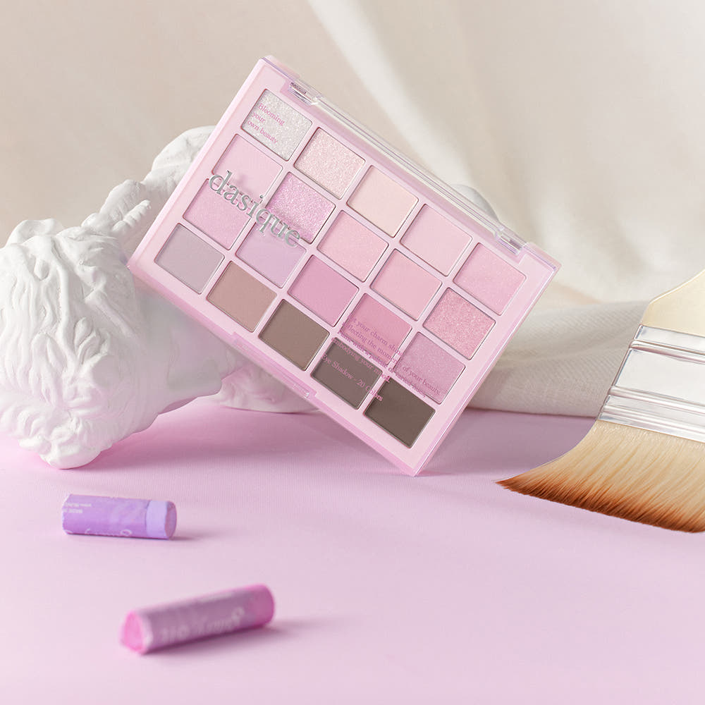 DASIQUE Mood Shadow Palette (#01 to #07) de la marque DASIQUE, palette maquillage yeux rose sur fond pastel