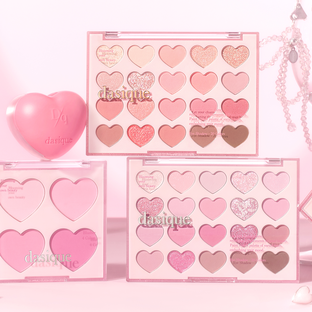 Palette fards à paupières DASIQUE Mood Shadow Palette (#01 to #07) de marque DASIQUE, présentation rose avec cœurs.