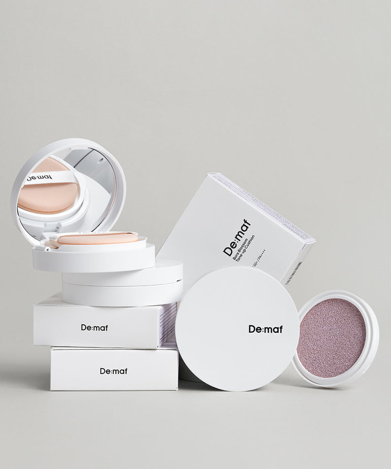 DE:MAF Bora Blossom Tone-Up Cushion de Demat, coussin maquillage sur fond clair avec packaging visible, photo produit