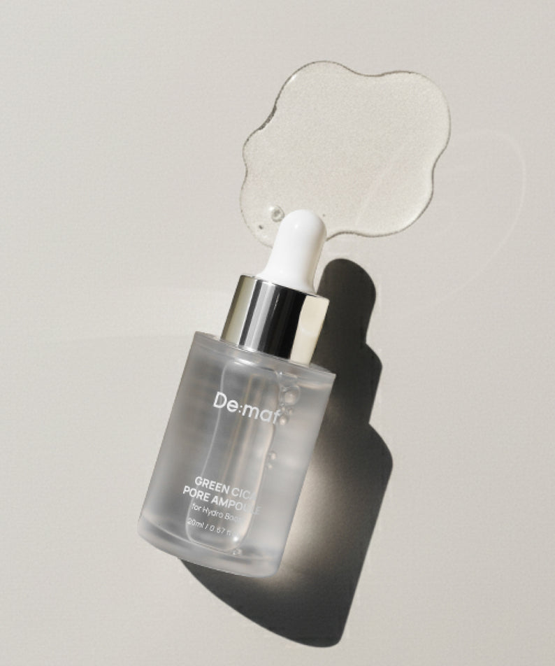 DE:MAF Green Cica Pore Ampoule 20ml de De:maf, sérum visage sur fond clair, goutte et texture cica vertes