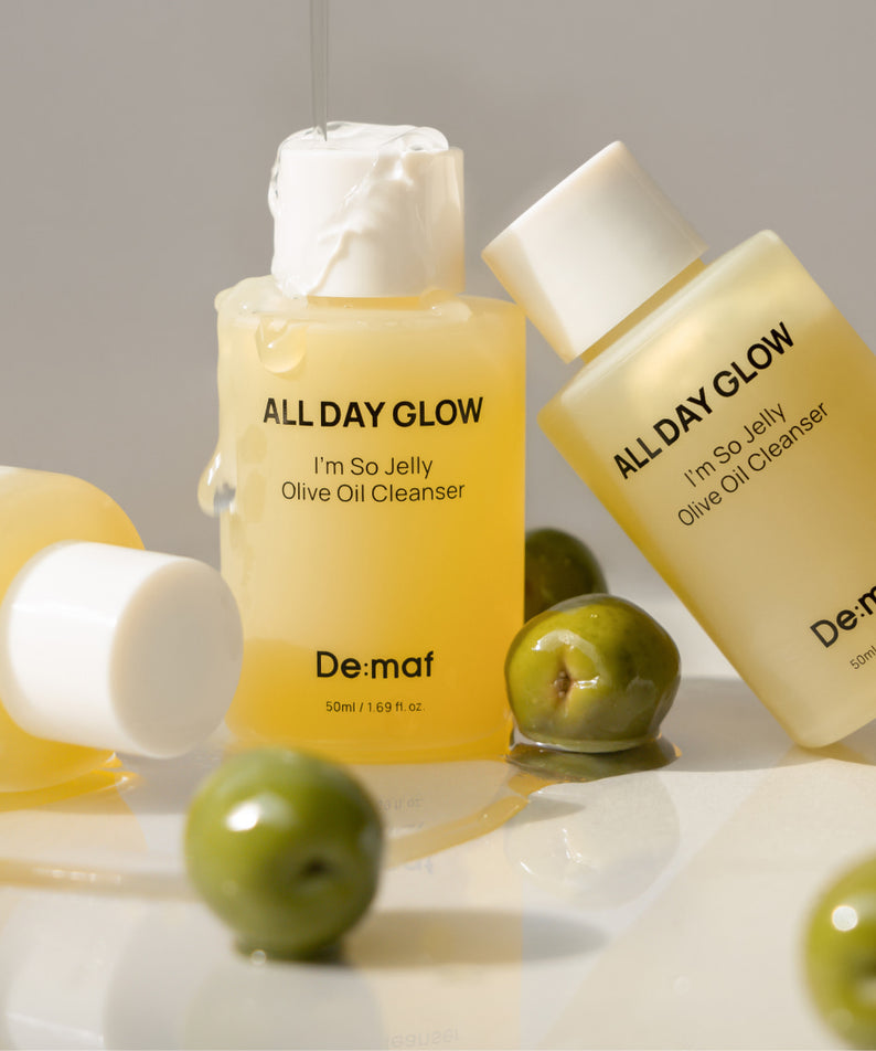 DE:MAF I'm So Jelly Olive Oil Cleanser 50ml de la marque De-marf, flacons sur fond clair avec olives et crème