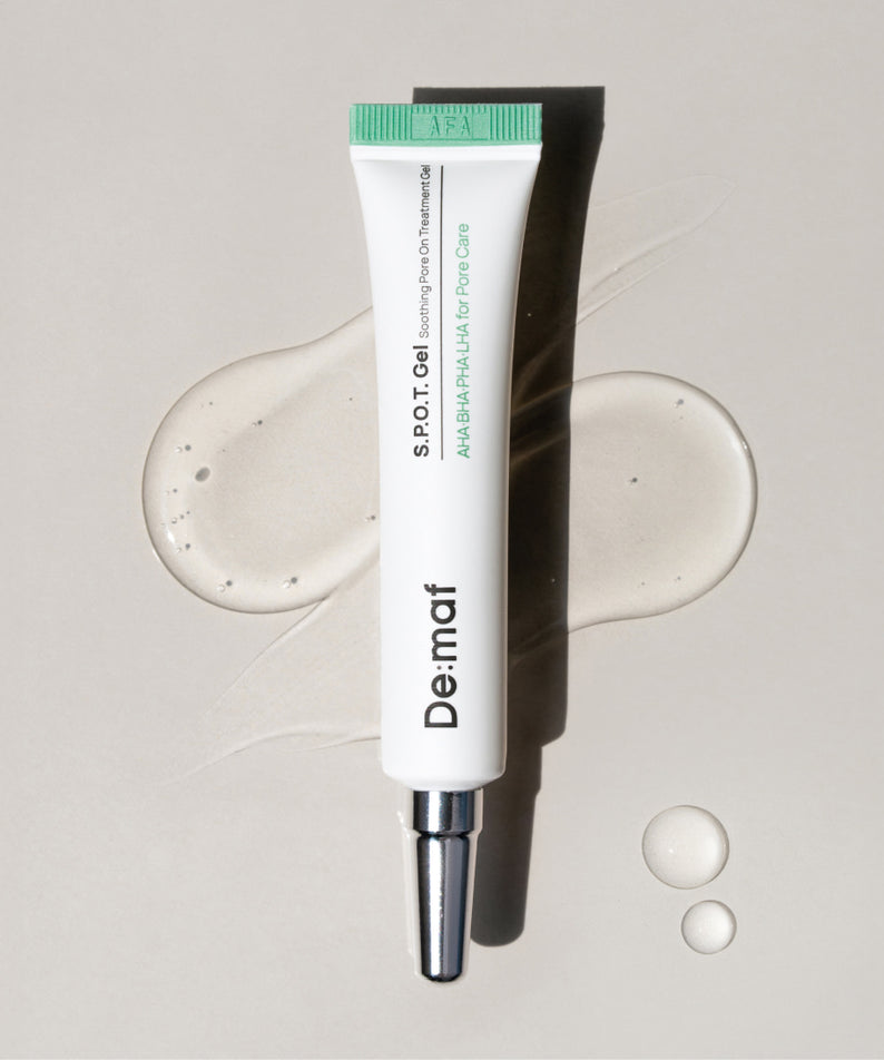 DE:MAF SPOT Gel Soothing Pore-On Treatment Gel 10g de De:maf, tube sur fond blanc, aspect sérum apaisant pour boutons.