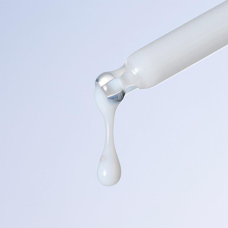 DERMATORY Hyal Shot Barrier Cream Ampoule B5 50ml, crème/ampoule avec gel B5, texture et goutte sur fond clair.