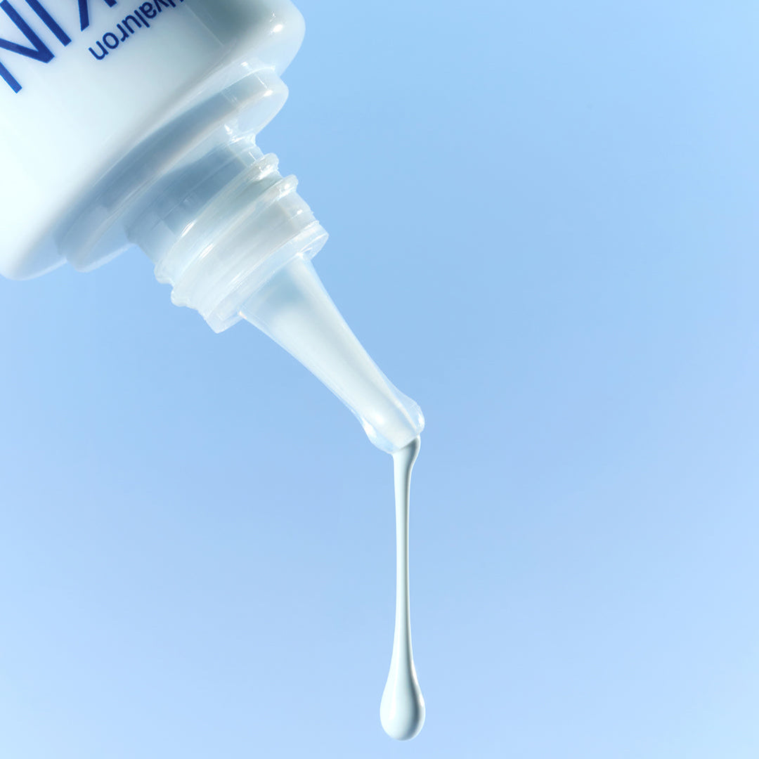 DERMATORY Hyaluronic Skin Prep Sun Cream B5 52ml : flacon presseur, gel crème hydratant sur fond bleu, marque DERMATORY.