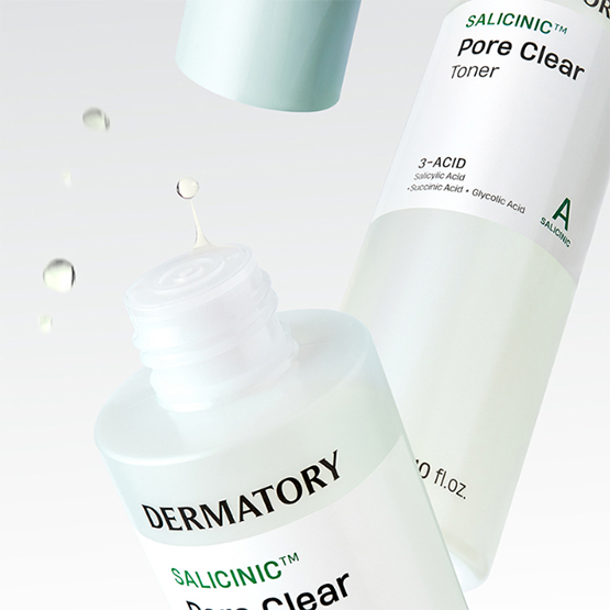 DERMATORY Salicinic Pore Clear Toner 210ml de la marque DERMATORY, flacons sur fond blanc, contexte soins visage.