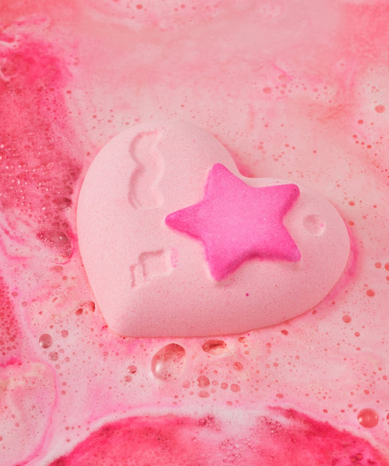 Bombe de bain en forme de cœur rose DONGGUBAT Happy Moment Bath Bomb Set 2 pieces avec étoile rose, mousse éclatante