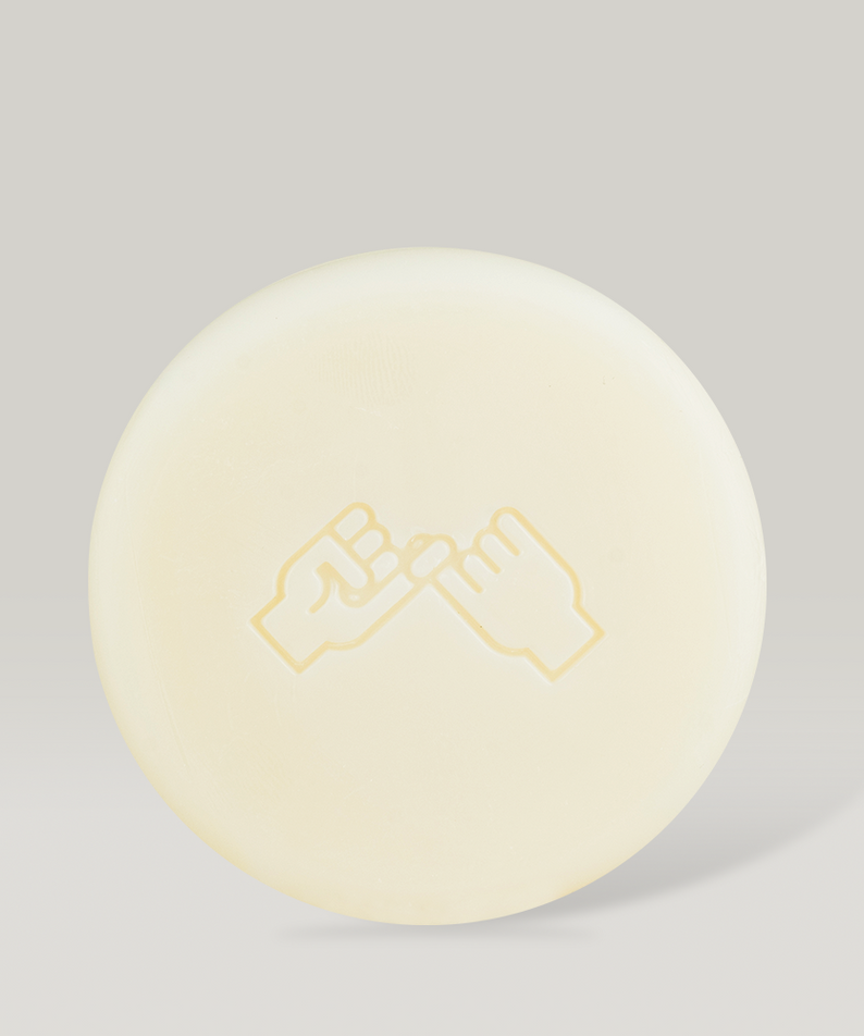 DONGGUBAT Correct Baby Soap Aloe, savon bébé à l’aloe vera, rond, sur fond clair, marque DONGGUBAT