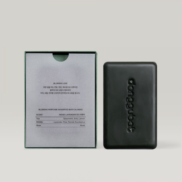 DONGGUBAT Field Blooming Perfume Shampoo Bar Calming 80g : savon shampooing apaisant, marque sur boîte et barre noire