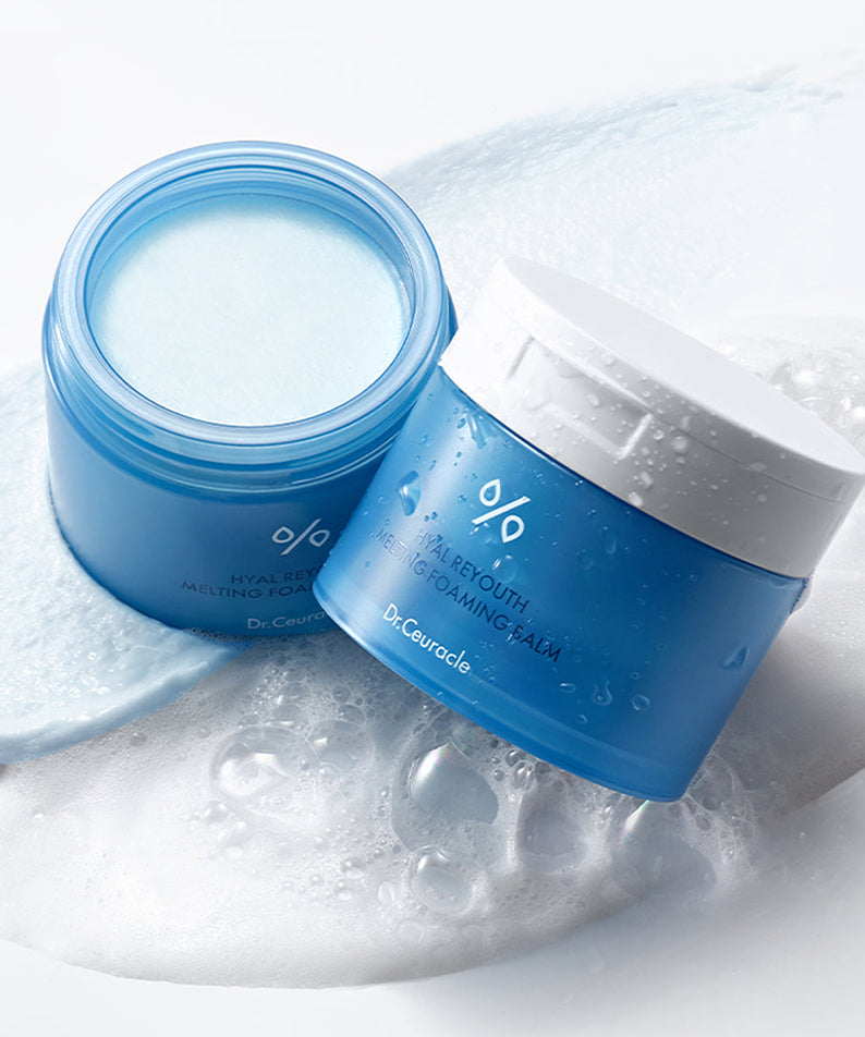 DR.CEURACLE Hyal Reuse Melting Foaming Balm 100ml ouvert avec une texture mousse sur fond blanc, produit de soin hydratant et revitalisant.