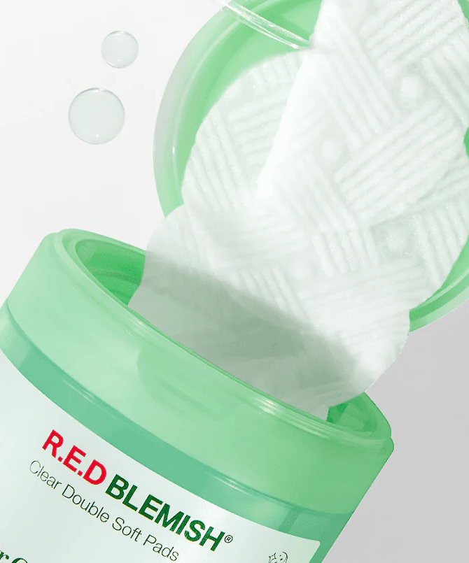 Dr.G Red Blemish Clear Double Soft Pads 60 Sheets, marque DR.G, coussinets anti-boutons sur fond vert, pack en gros plan