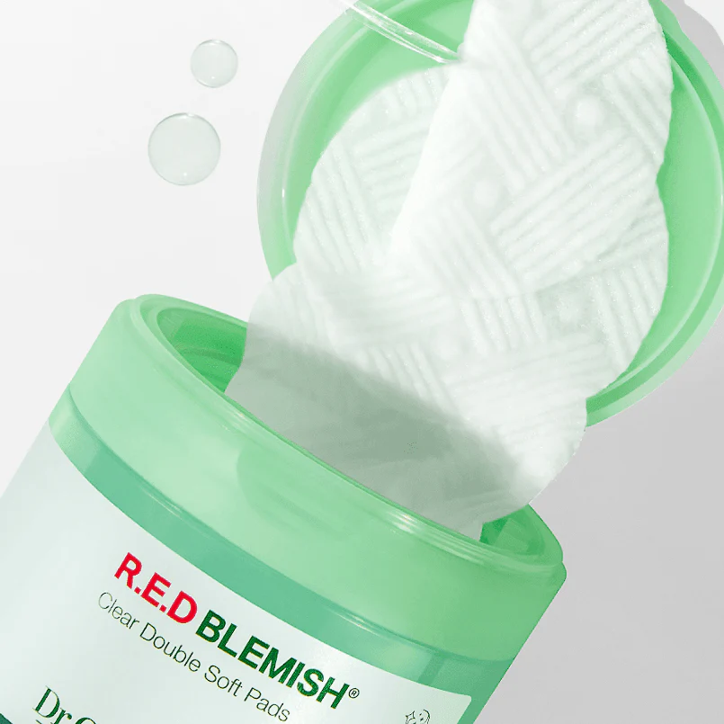 Dr.G Red Blemish Clear Double Soft Pads 60 Sheets, marque DR.G, coussinets anti-boutons sur fond vert, pack en gros plan