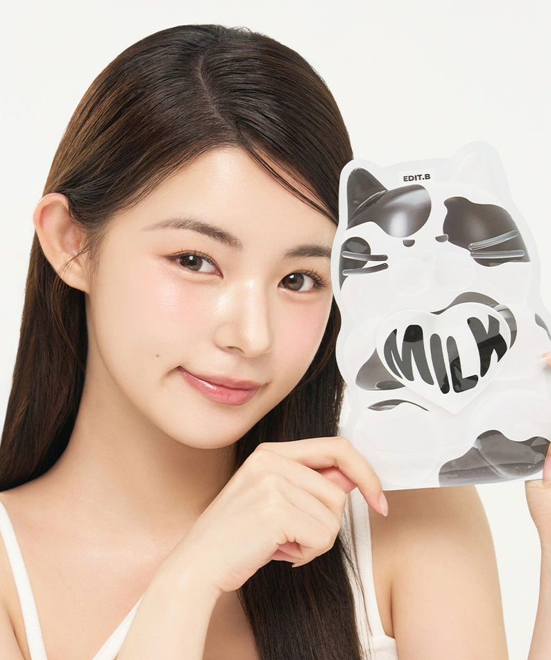EDIT.B Waterfull Gumi Mask Milk, masque visage en gélatine, présenté par une femme, fond clair