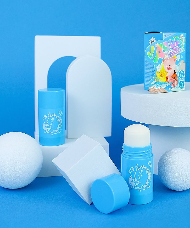 ELIZAVECCA Aqua Multi Balm 30g de la marque Elizavecca sur fond bleu, packaging cosmétique et accessoires visuels.