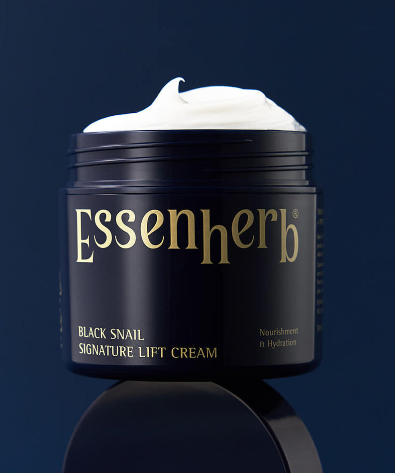 Crème liftante ESSENHERB Black Snail Signature Lift Cream 50ml dans un pot élégant noir.