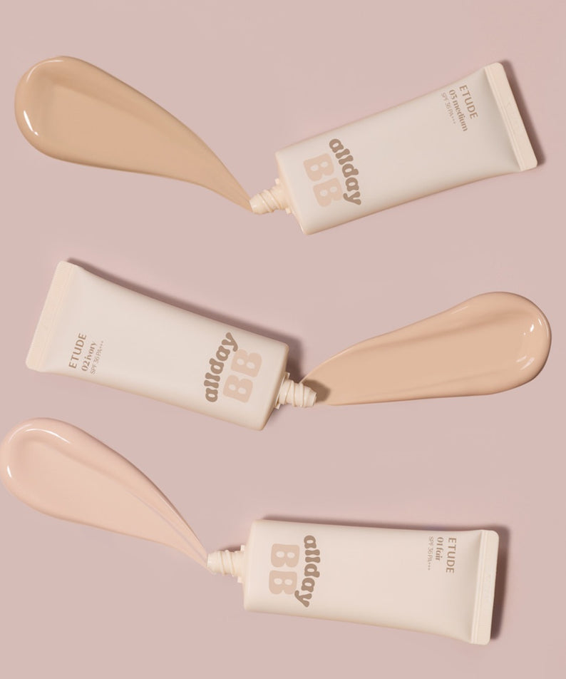 ETUDE All Day Clear BB Cream SPF36/PA+++ 35ml, tubes sur fond rose, texture beige crème BB.