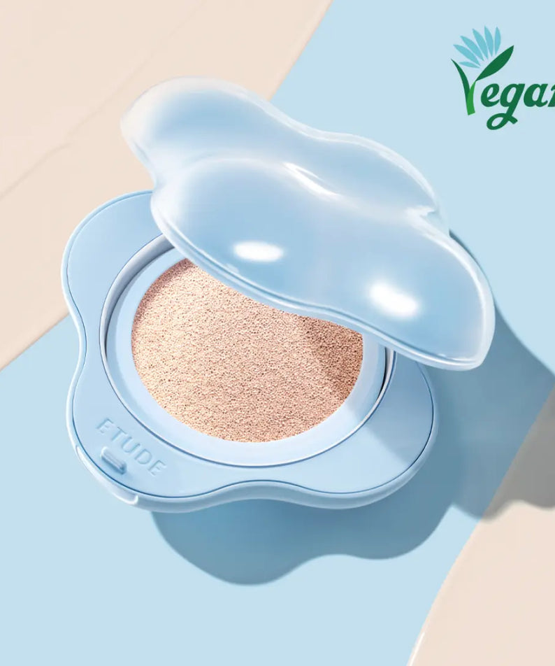Coussin ETUDE Cloud Filter SPF42/PA+++ 15g, maquillage végan pour teint lumineux, paquet bleu ciel, texture légère et couvrante.