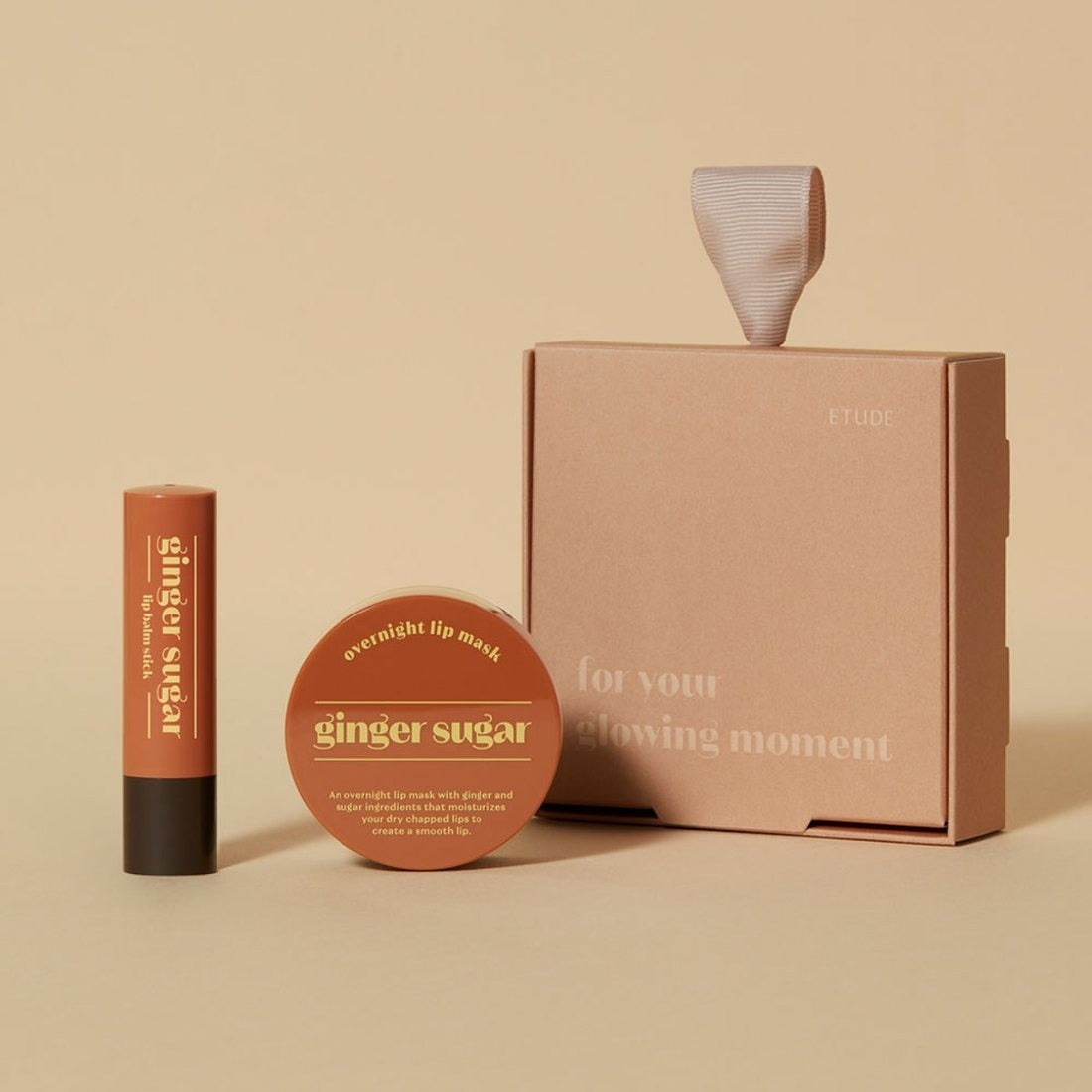 ETUDE Ginger Sugar Lip Care 2-piece Set, marque ETUDE : masque lèvres ginger sugar sur fond beige, coffret cadeau.