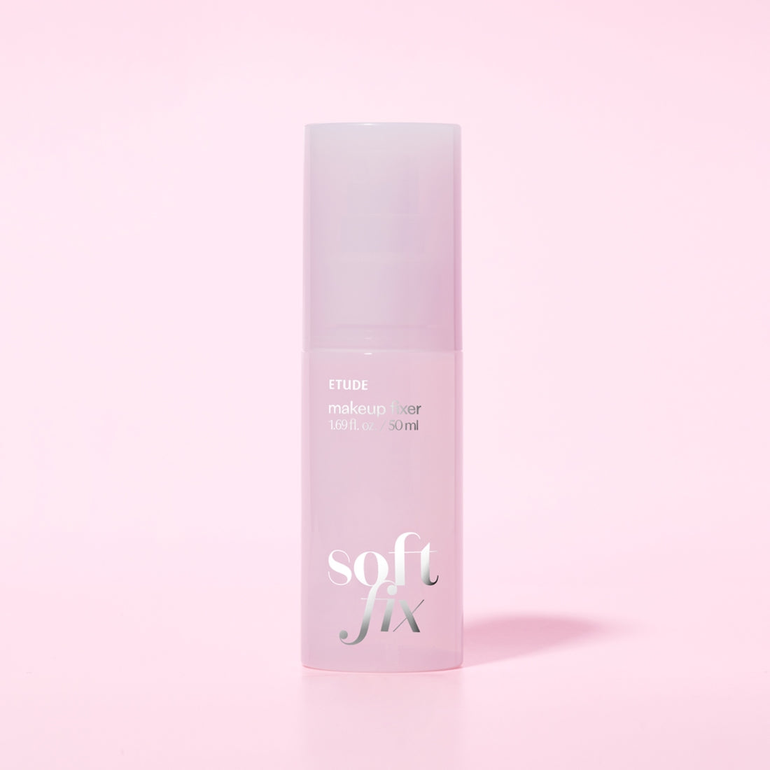 ETUDE  Soft Fix Makeup Fixer 50ml, spray fixateur de maquillage de la marque ETUDE sur fond rose pastel