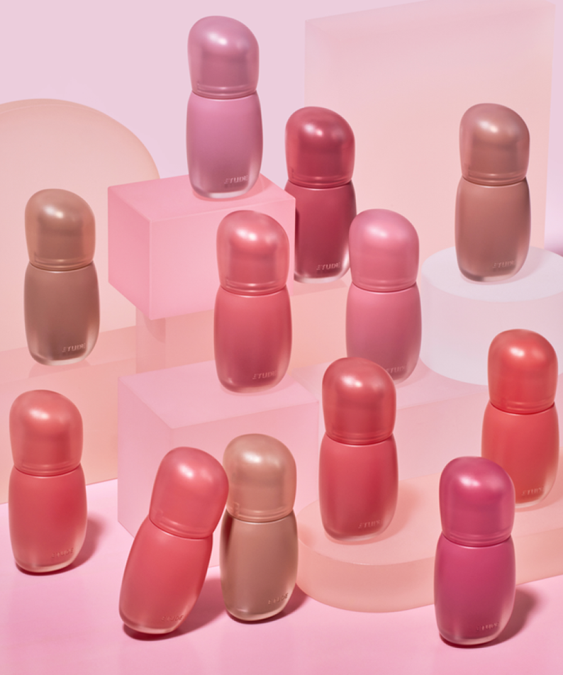 Collection de rouges à lèvres ETUDE Cozy Fixing Tint 4g offrant des teintes variées dans un packaging élégant.