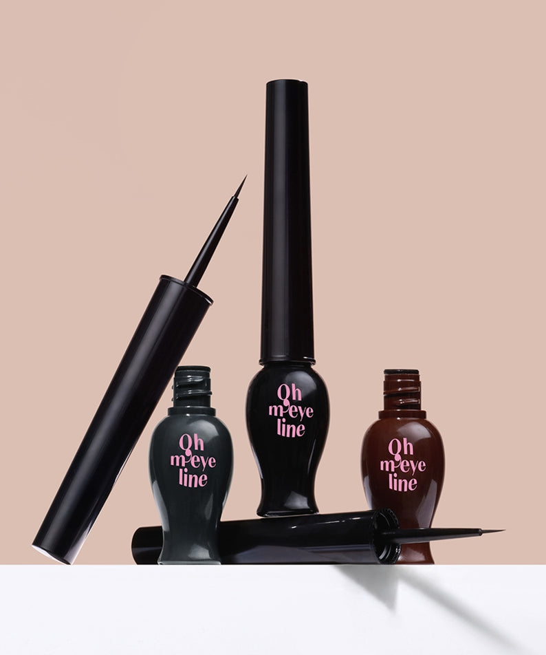 Produits de beauté ETUDE Oh My Line avec applicateur pour un maquillage précis.