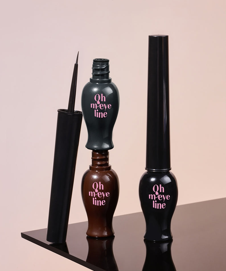 Eyeliner liquide ETUDE Oh My Line en noir et marron, étui ouvert, idéal pour une ligne précise et audacieuse.