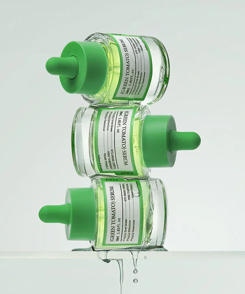 FULLY Green Tomato Serum 30ml, flacon vert de la marque FULLY, sur fond clair, contexte visuel produit cosmétique