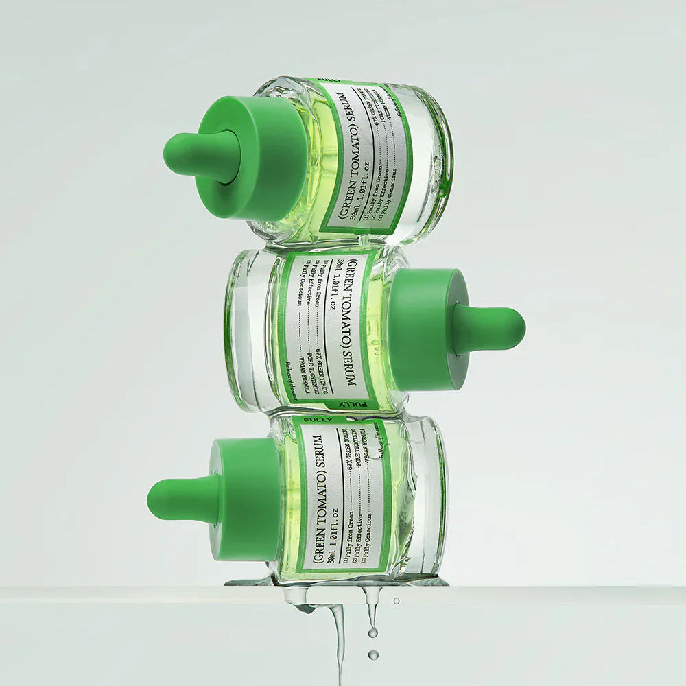 FULLY Green Tomato Serum 30ml, flacon vert de la marque FULLY, sur fond clair, contexte visuel produit cosmétique