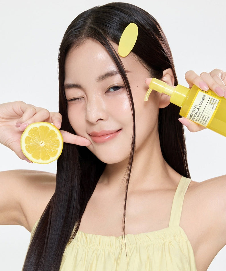 FULLY  Lemon Vita Bubble Pack Cleanser 150ml, marque FULLY, flacon jaune au citron, peau éclatante, fond blanc