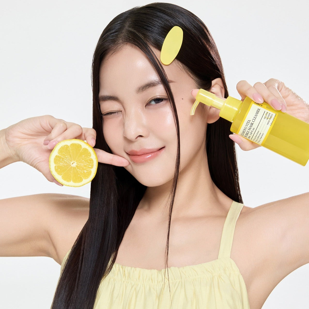 FULLY  Lemon Vita Bubble Pack Cleanser 150ml, marque FULLY, flacon jaune au citron, peau éclatante, fond blanc