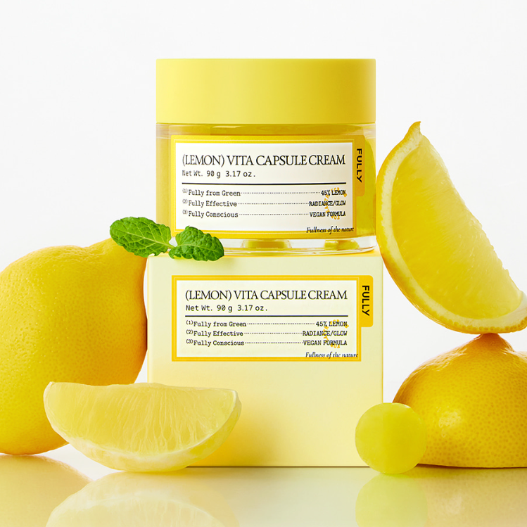 FULLY Lemon Vita Capsule Cream 90g de la marque FULLY, crème citron en pot sur fond lumineux, tranches et feuilles.