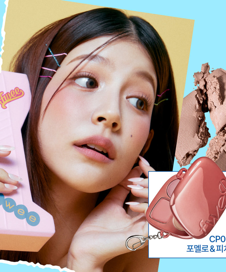 Palette de joues FWEE Pew Pocket avec boîte rose, texture poudre et modèle féminin, CP03 teinte pêche.