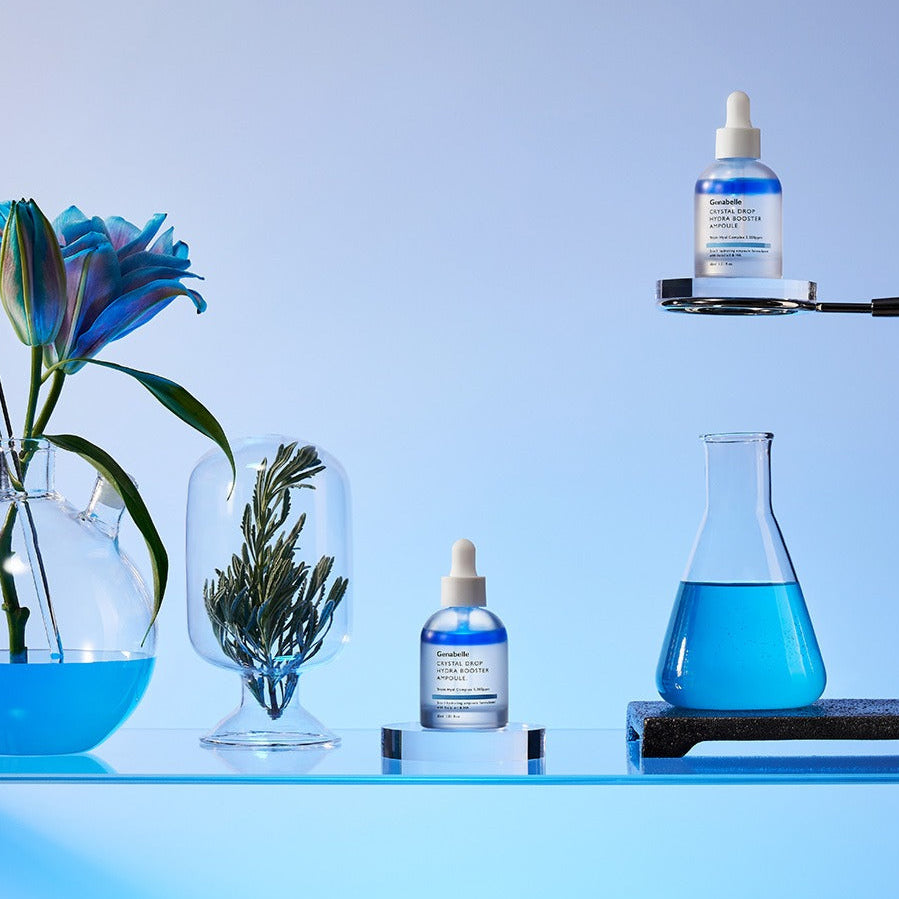 GENABELLE Crystal Drop Hydra Booster Ampoule 30ml de la marque GENABELLE, flacon bleu sur fond bleu avec pipette