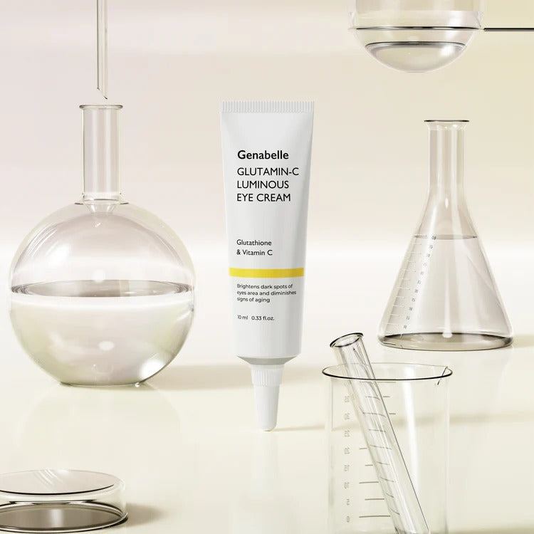 GENABELLE Glutamin-C Luminous Eye Cream 10ml de la marque Genabelle, tube sur fond visuel laboratoire avec verrerie