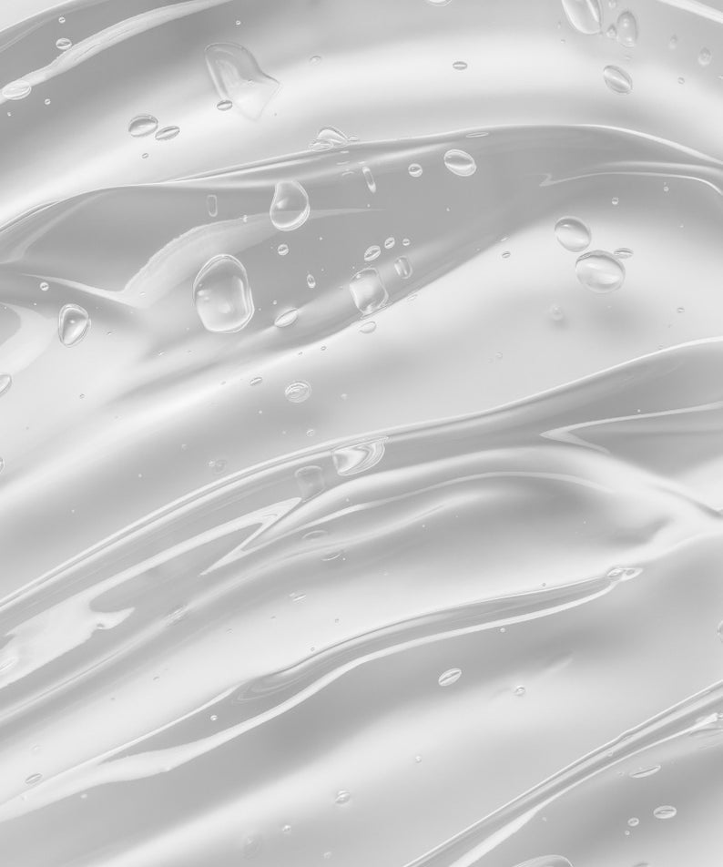 GENABELLE Laser Vita-K Rescue Gel 10ml, GENABELLE : gel blanc lisse avec gouttelettes, visuel produit en gros plan.