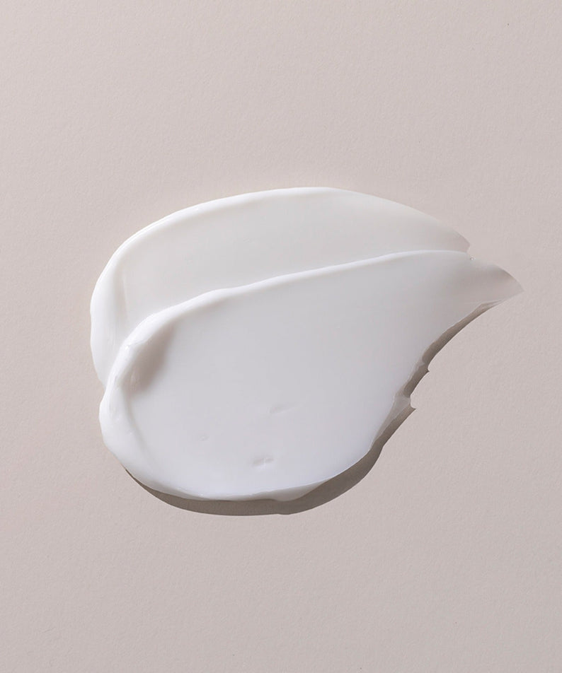 GENABELLE PDRN Rejuvenating Cream 70ml, crème blanche étalée sur fond clair, vue produit marque GENABELLE.