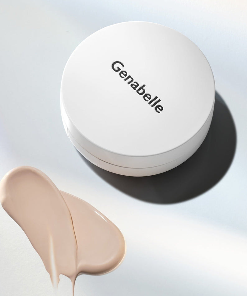 GENABELLE RX Derma Sheild Cushion 15g de Genabelle, boîte blanche sur fond clair avec texture beige étalée