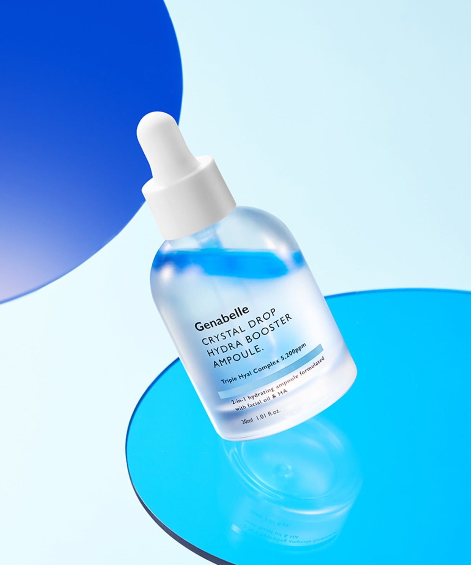 GENABELLE Crystal Drop Hydra Booster Ampoule 30ml sur fond bleu lumineux, produit de soin hydratant pour une peau éclatante et rafraîchie.