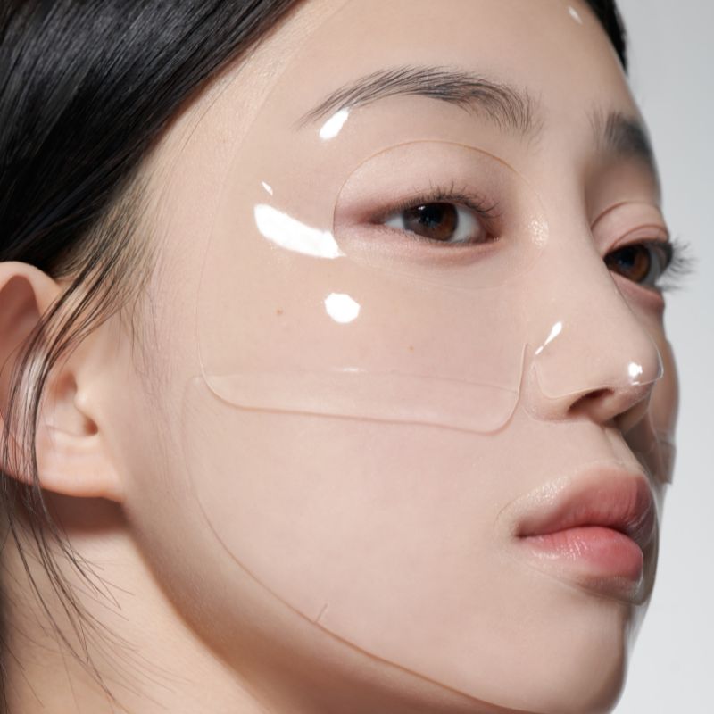 GLOW Aloe Hydrogel Mask Pack 3ea : masque en gel d’aloe posé sur le visage, modèle en gros plan, peau hydratée.