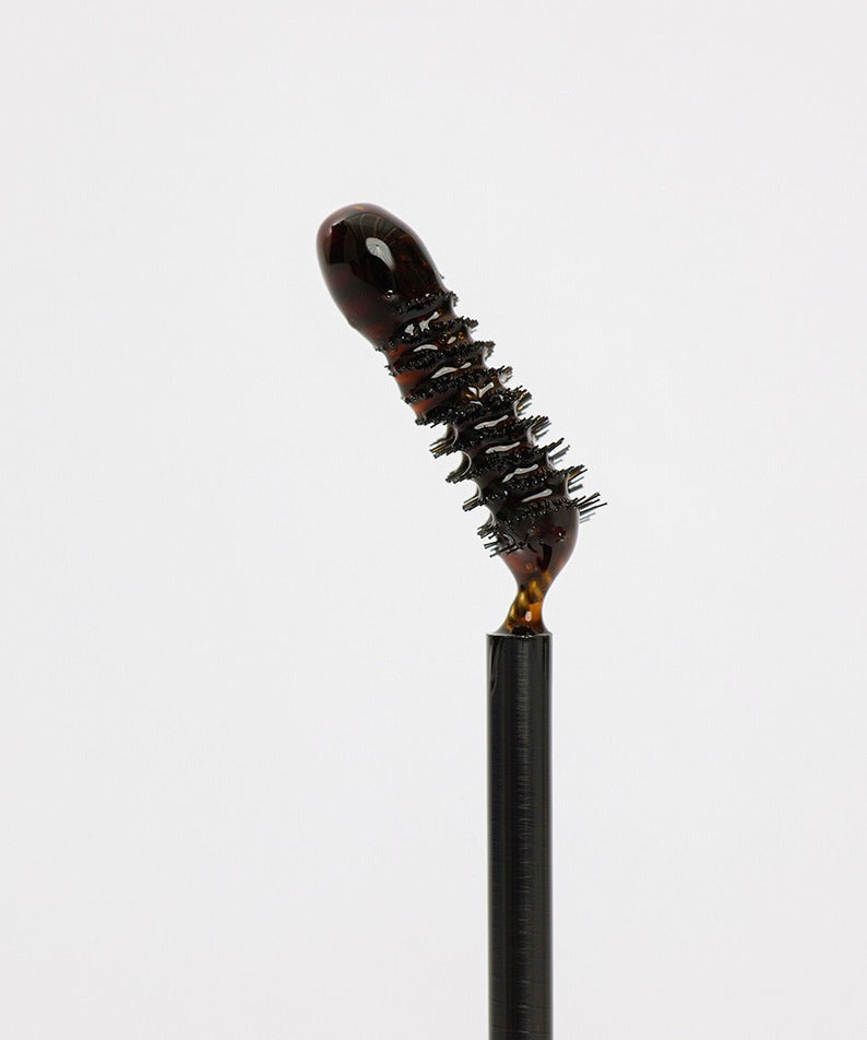 GLPHYO Eyebrow Fixing Cara 5g, brosse à mascara sourcils de la marque, sur fond blanc, texture gélifiée